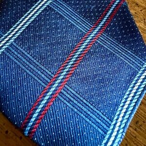 Vintage XMI Platinum Italian Silk Designer Necktie 3"W x 58"L - Made in USA